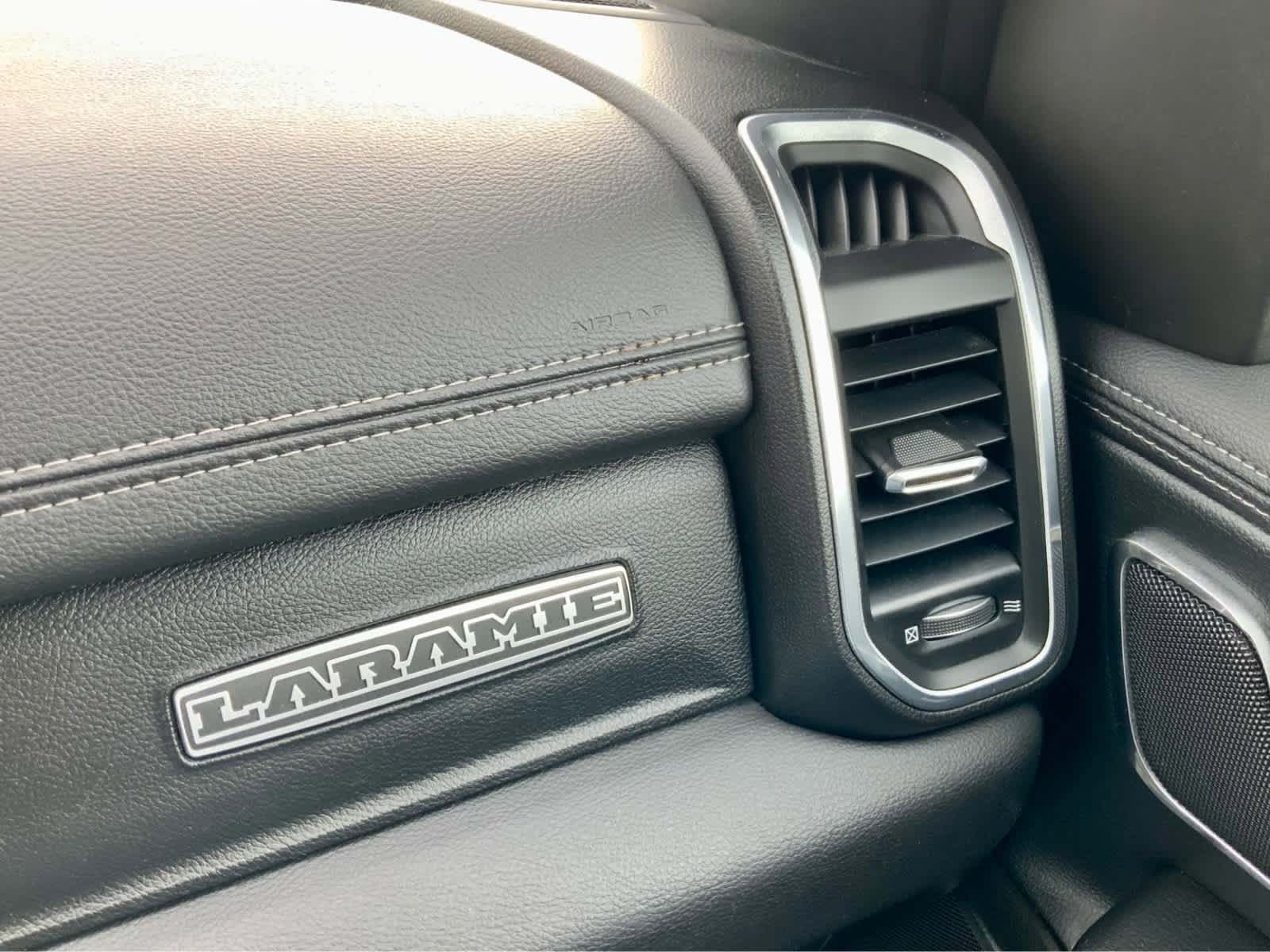 Used 2019 RAM 1500 Laramie image 51