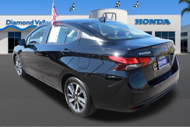 Used 2025 Nissan Versa SV image 4
