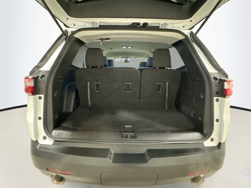 Used 2021 Chevrolet Traverse LS image 24