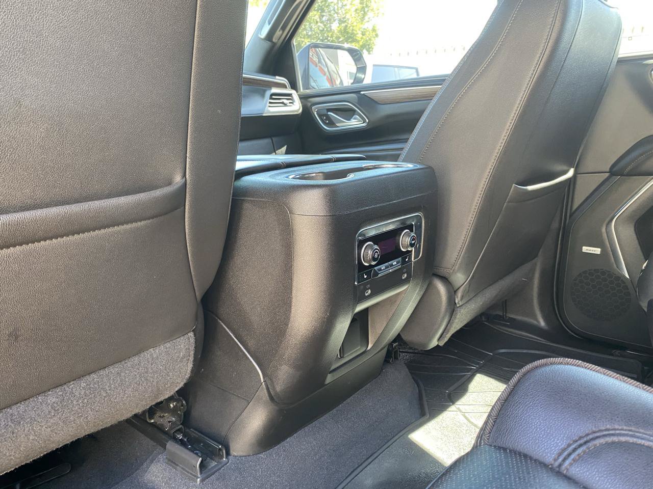 Used 2023 Chevrolet Tahoe High Country AWD/4WD image 15
