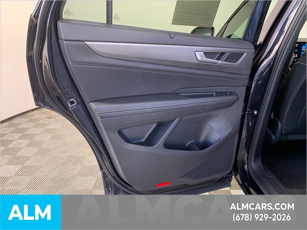 Used 2025 Volkswagen Atlas Cross Sport SE image 36