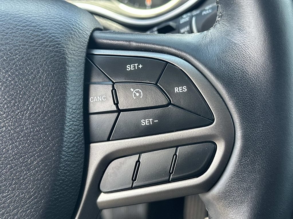 Used 2019 Jeep Cherokee Limited AWD/4WD image 26