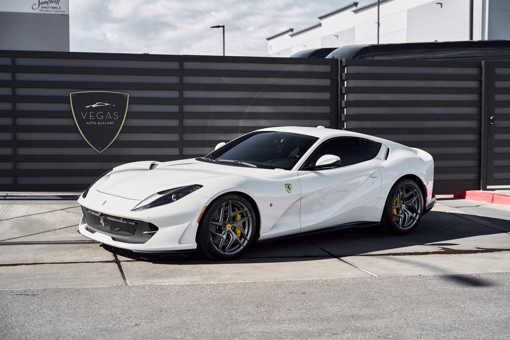 Used 2019 Ferrari 812 Superfast image 5
