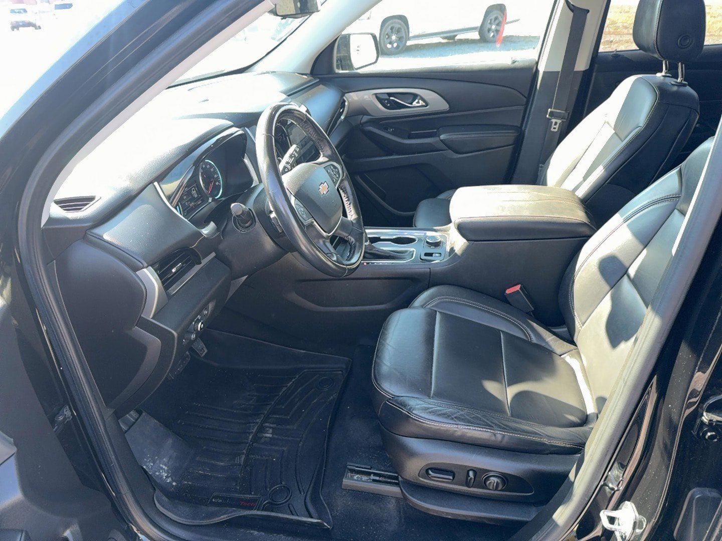 Used 2018 Chevrolet Traverse LT w/ LPO, Black Accent Package AWD/4WD image 13