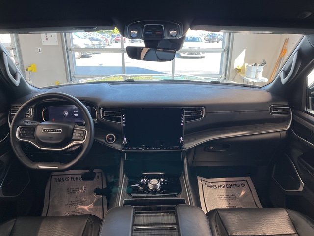 Used 2023 Jeep Wagoneer L Series II image 12