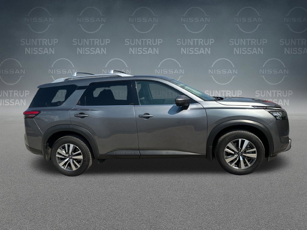 Used 2025 Nissan Pathfinder SL FWD image 38