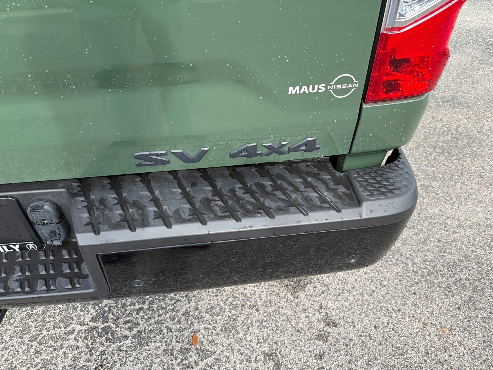 Certified 2024 Nissan Titan SV w/ SV Bronze Edition Package image 22