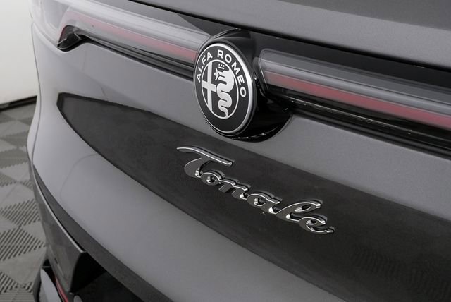New 2026 Alfa Romeo Tonale w/ Red Premium Package image 38