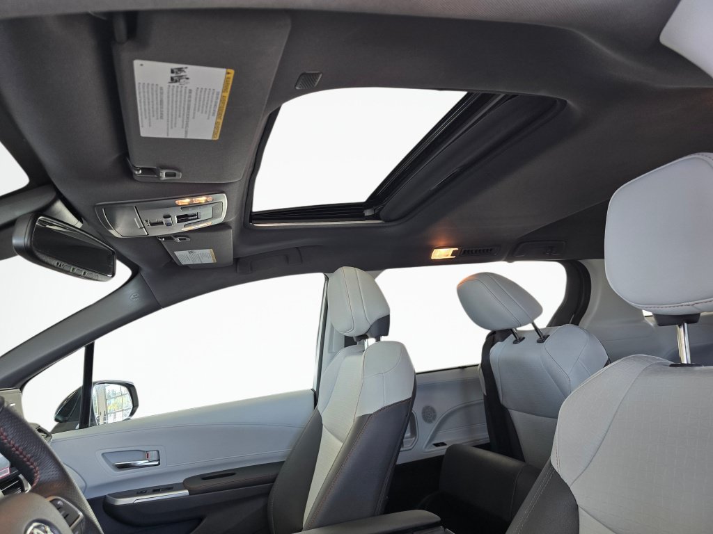 Used 2024 Toyota Sienna XSE AWD/4WD image 19
