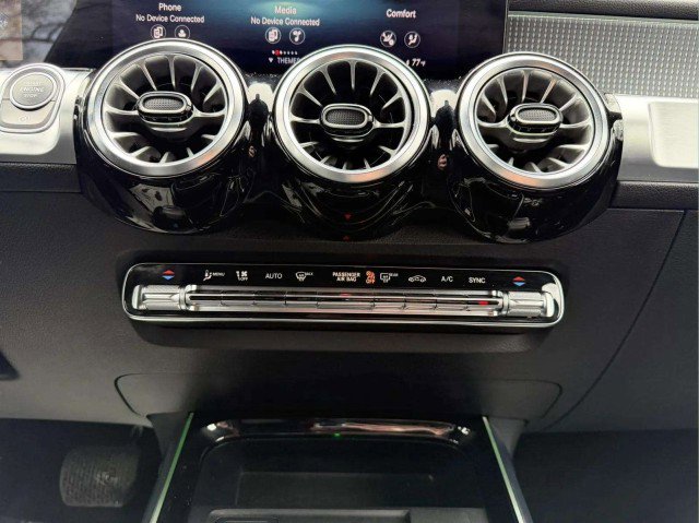 Certified 2022 Mercedes-Benz GLB 250 4MATIC image 14