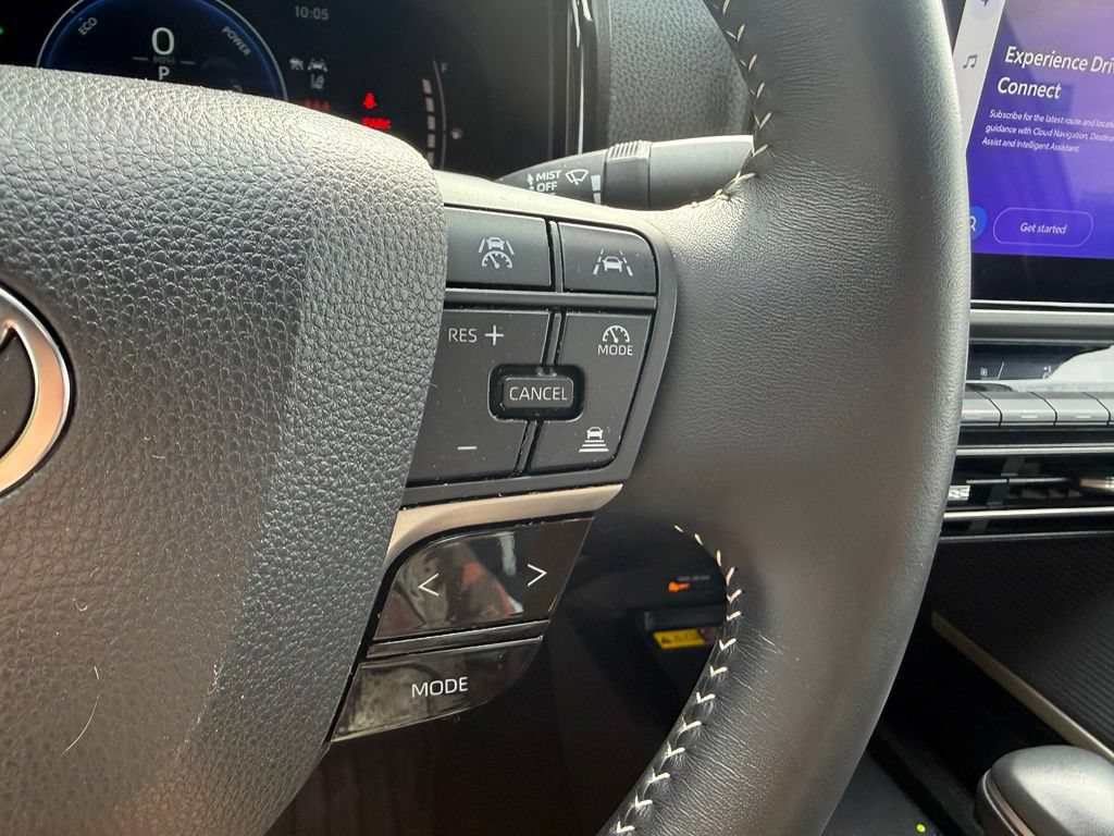 Used 2025 Toyota Camry SE FWD image 27