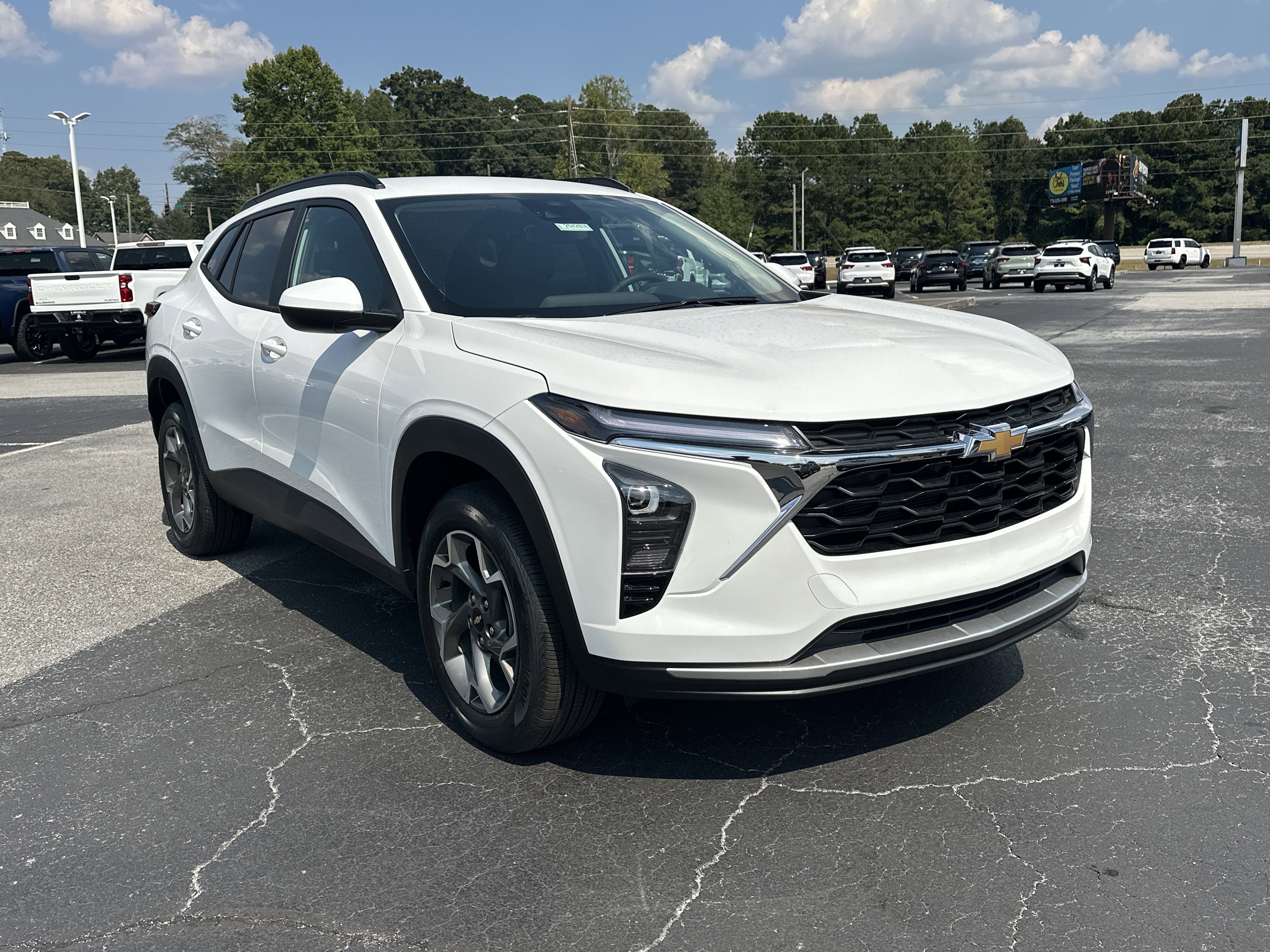 New 2025 Chevrolet Trax LT w/ Driver Confidence Package