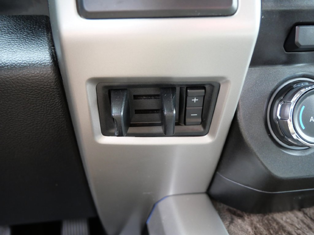 Used 2018 Ford F350 Lariat w/ Lariat Value Package AWD/4WD image 24