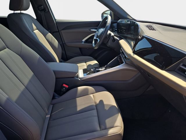 Certified 2025 Audi Q5 Premium w/ Convenience Package AWD/4WD image 9