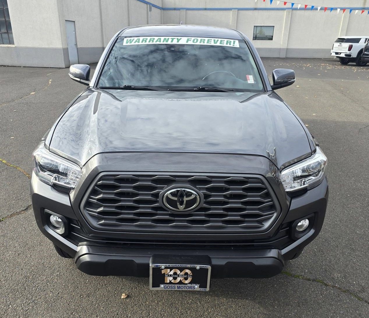 Used 2022 Toyota Tacoma TRD Off-Road image 3
