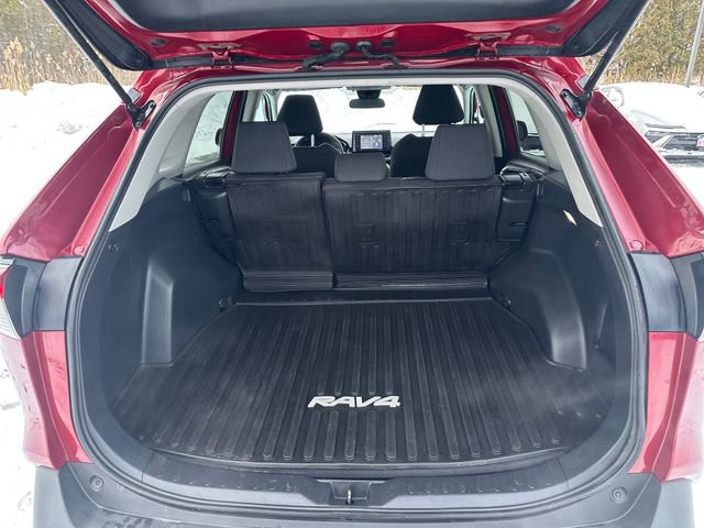 Used 2022 Toyota RAV4 LE image 21
