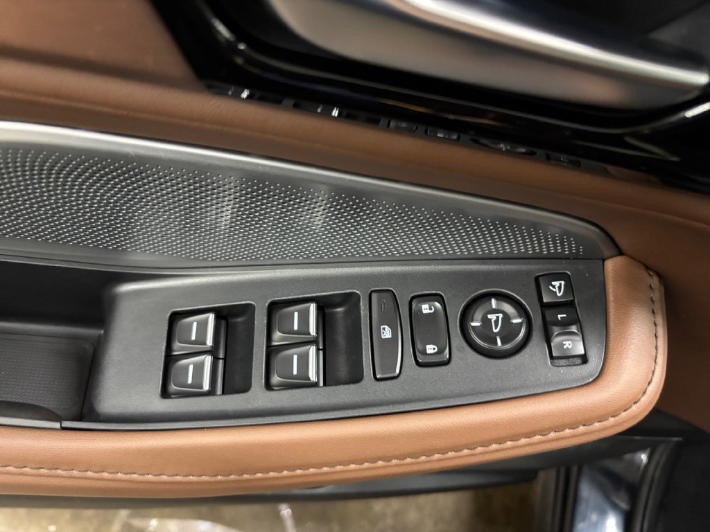 Certified 2025 Acura MDX w/ Technology Package AWD/4WD image 13