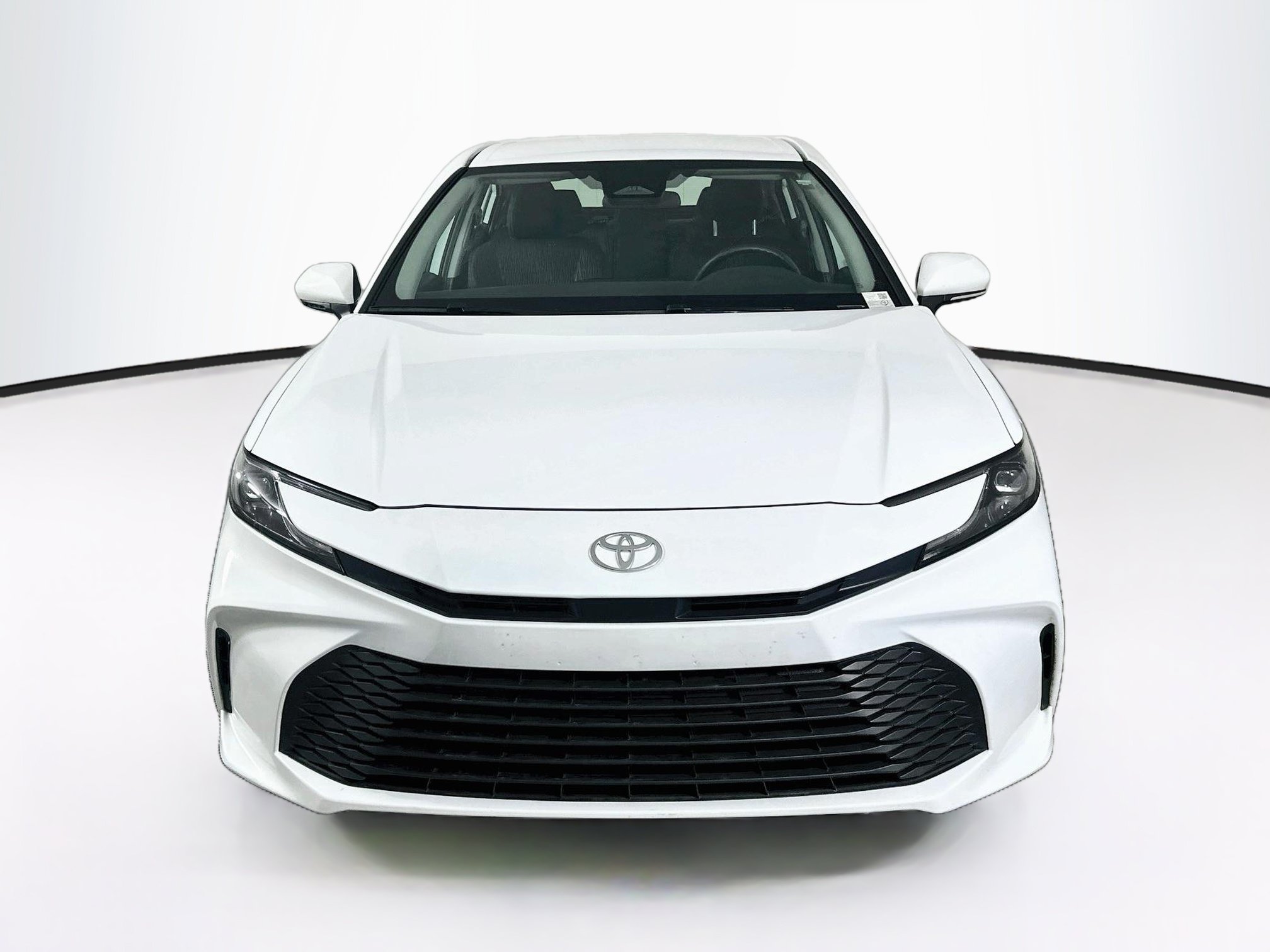 Used 2025 Toyota Camry LE FWD image 2