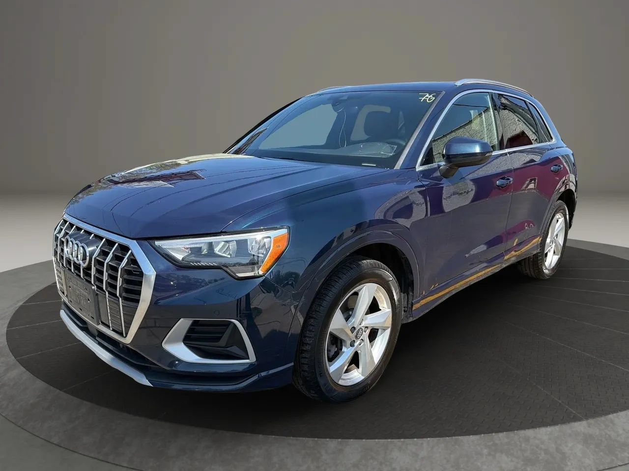 Used 2020 Audi Q3 2.0T Premium w/ Convenience Package AWD/4WD image 1