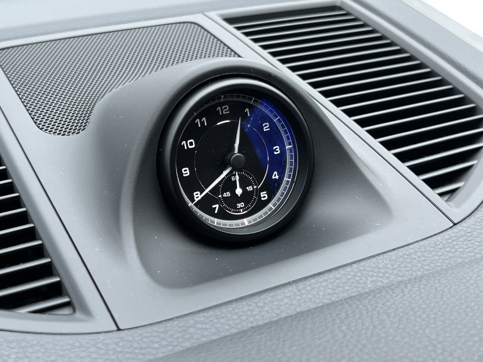 Certified 2025 Porsche Macan image 25