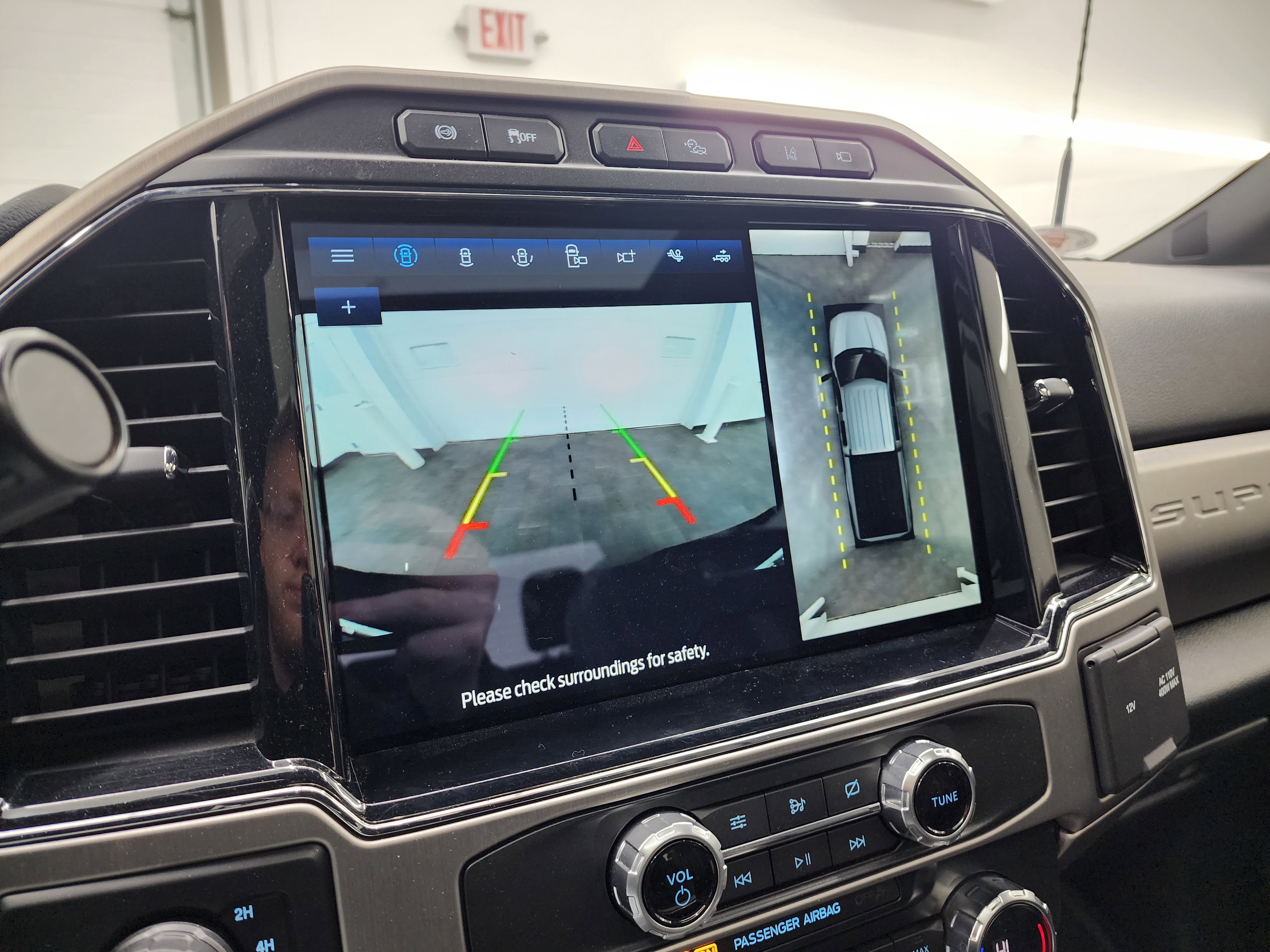 Used 2022 Ford F250 Platinum w/ Tremor Off-Road Package image 17