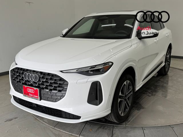 Used 2025 Audi Q5 Premium w/ Convenience Package image 3