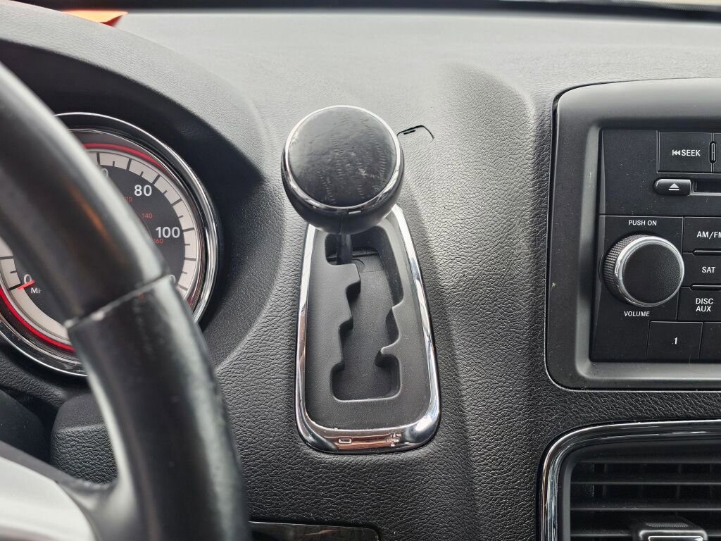 Used 2013 Dodge Grand Caravan SE FWD image 34