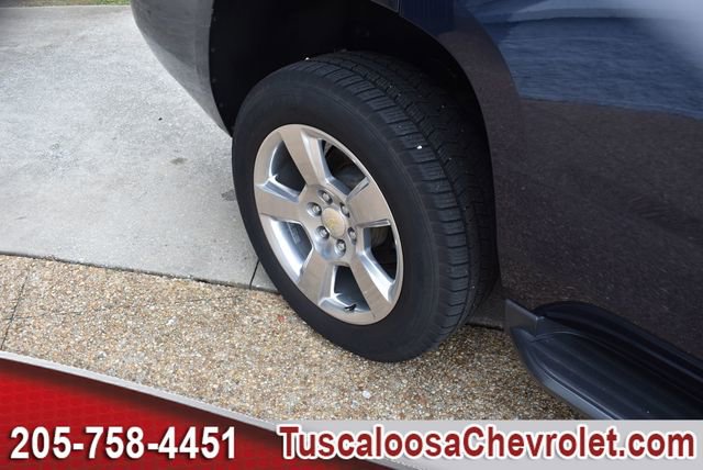 Used 2019 Chevrolet Tahoe LT w/ Luxury Package RWD image 16