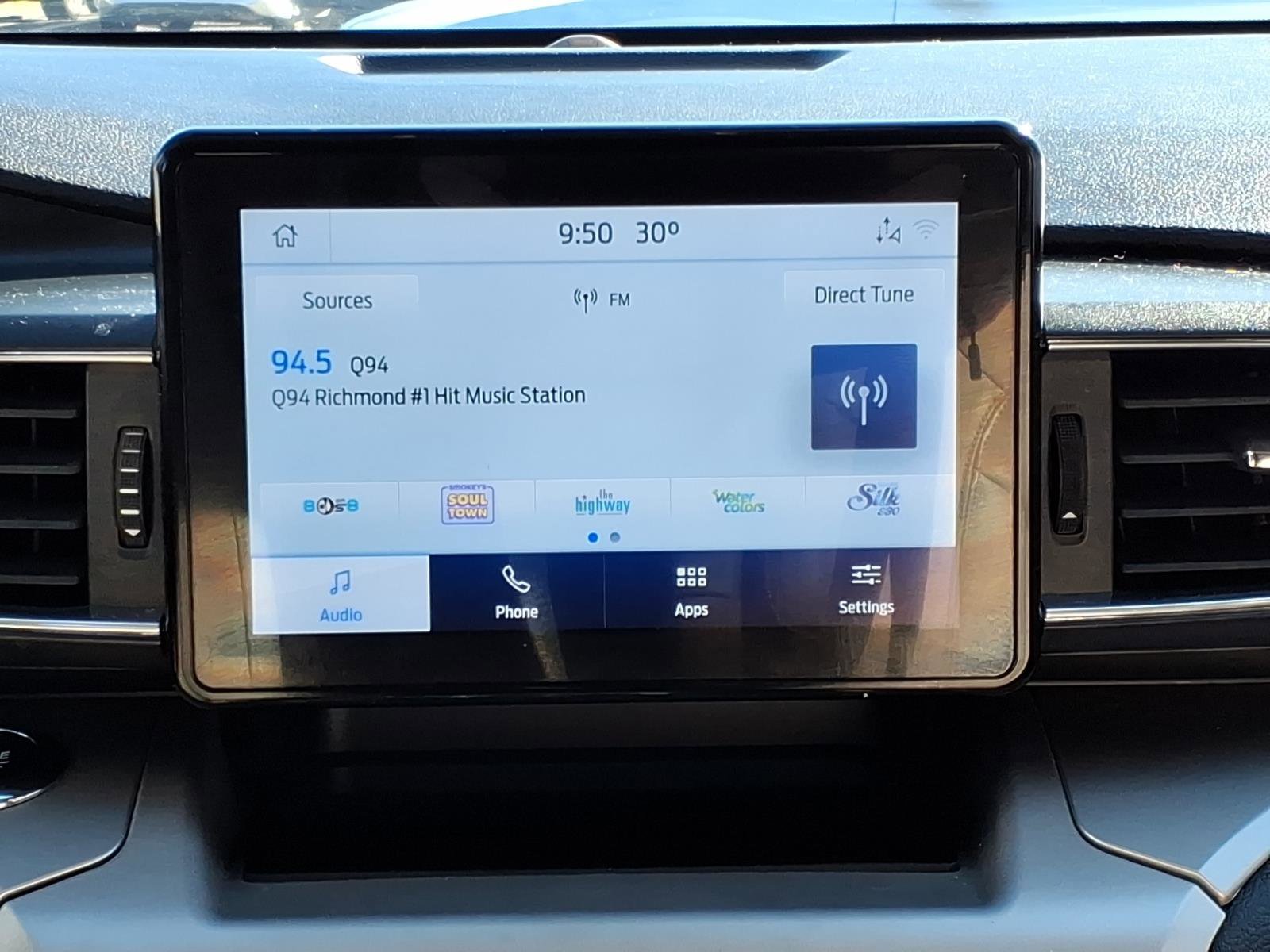 Used 2021 Ford Explorer XLT w/ Equipment Group 202A image 6