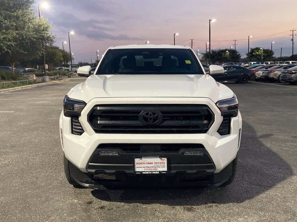 Certified 2026 Toyota Tacoma SR5 AWD/4WD image 2