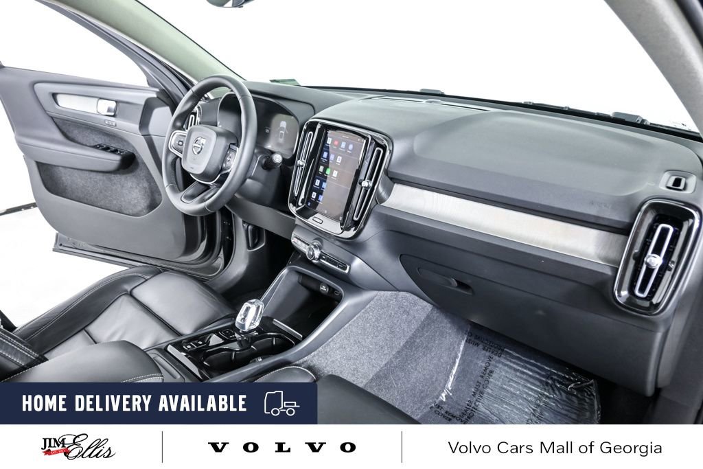 Certified 2023 Volvo XC40 B5 Plus w/ Protection Package Premier image 24