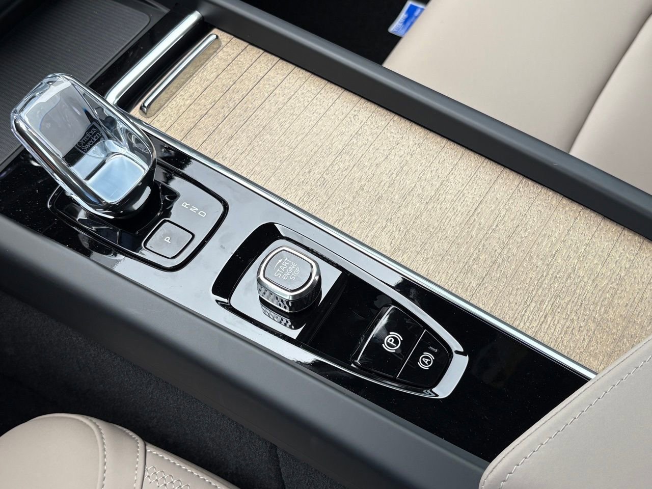 New 2026 Volvo XC60 B5 Plus w/ Protection Package Premier image 14