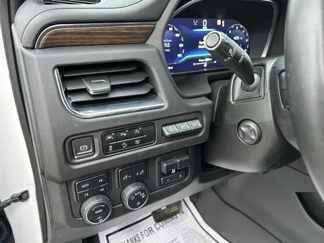 Used 2023 Chevrolet Suburban High Country image 23