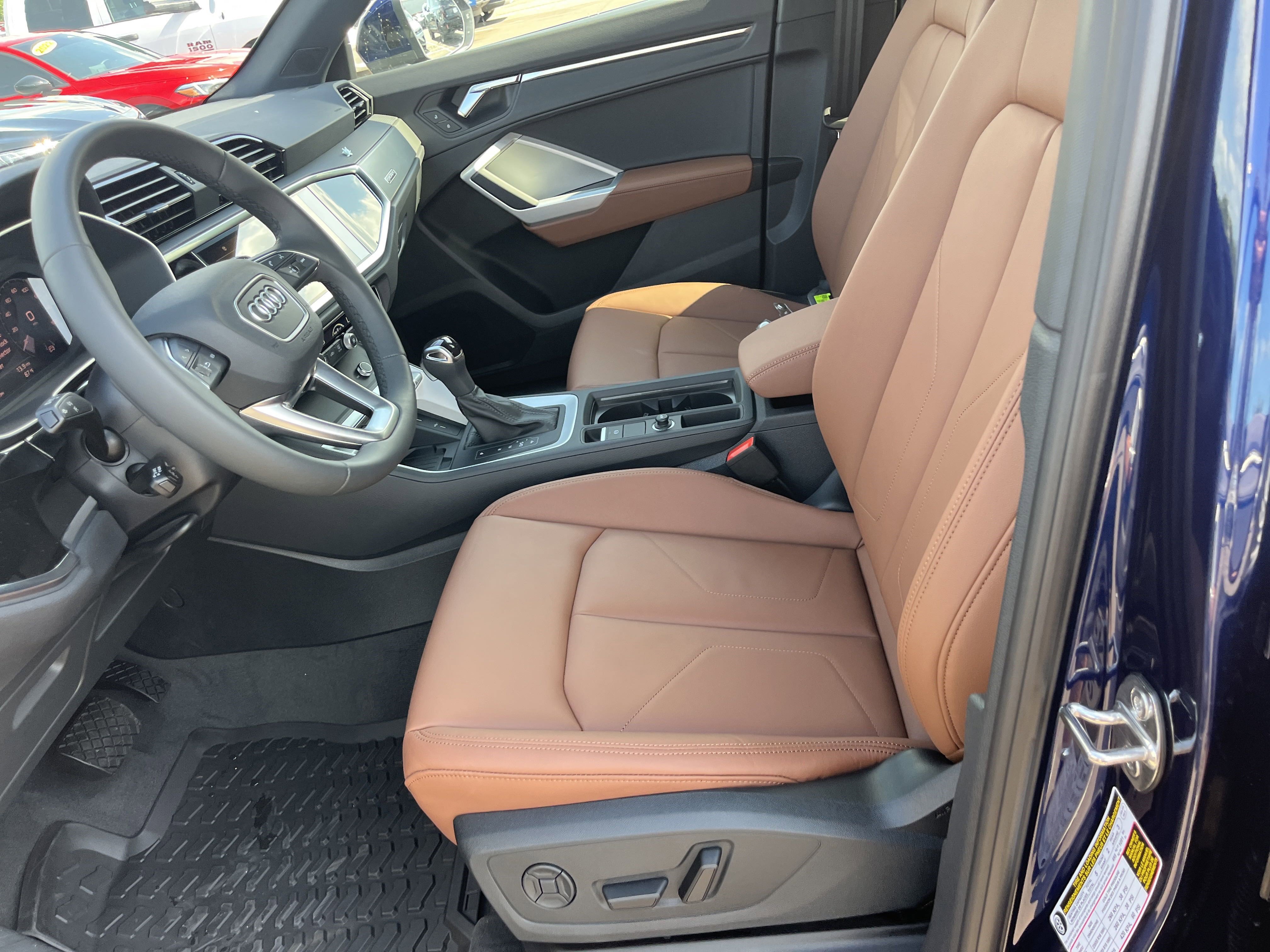 New 2025 Audi Q3 2.0T Premium image 4