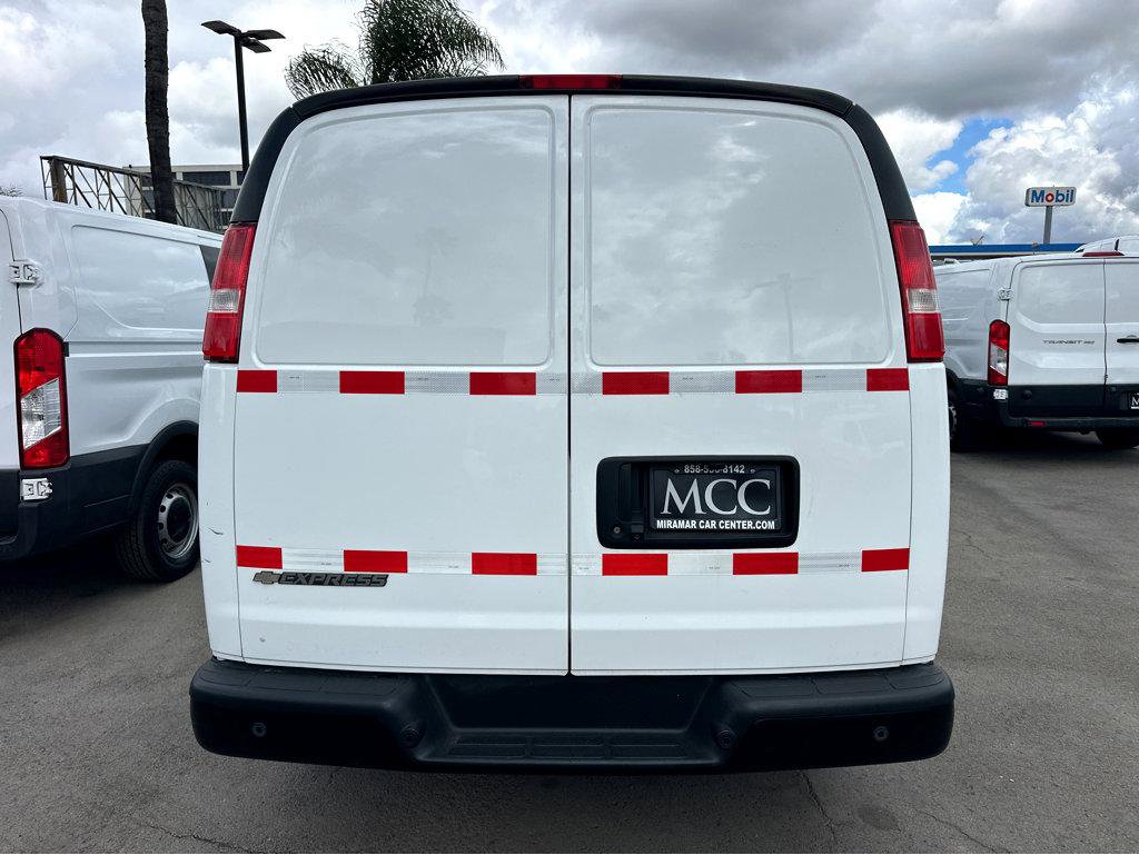 Used 2021 Chevrolet Express 2500 image 5