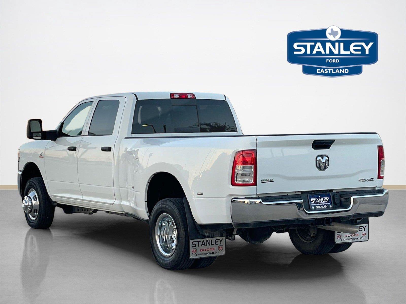 Used 2024 RAM 3500 Tradesman w/ Chrome Appearance Group AWD/4WD image 6