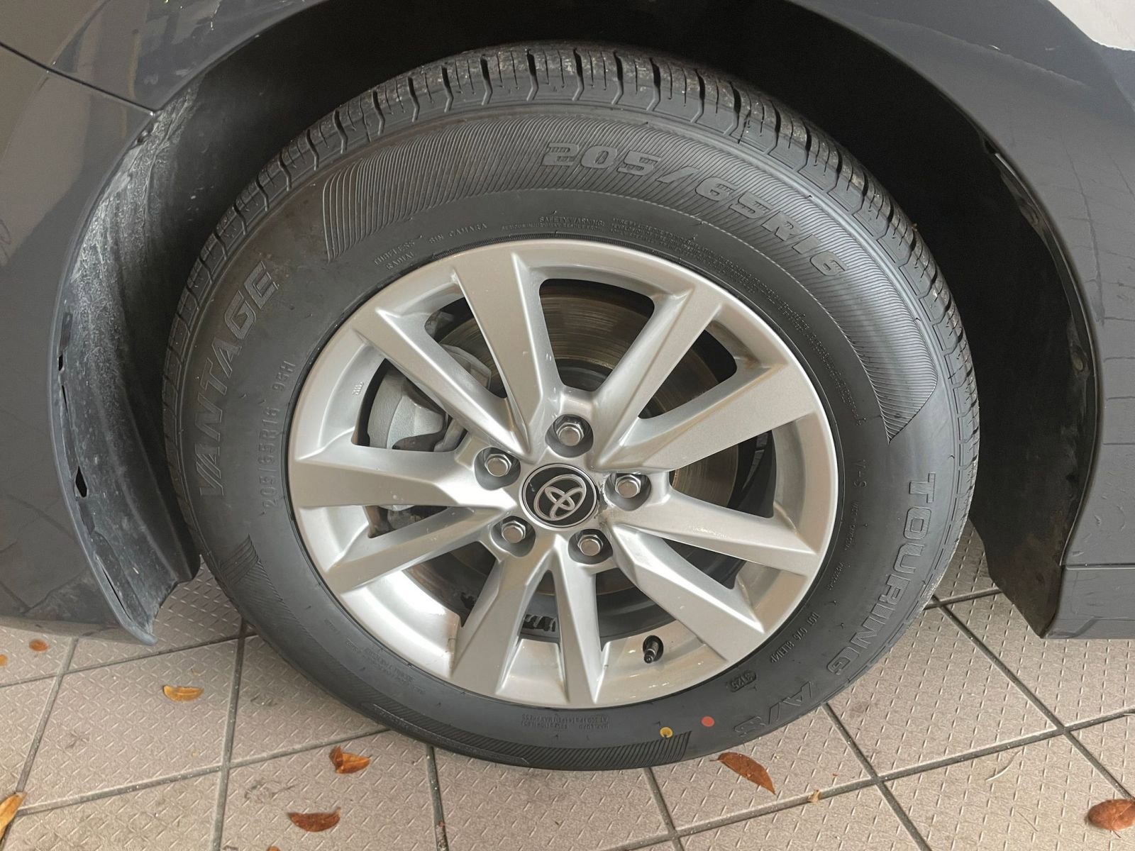 Used 2025 Toyota Camry LE image 29