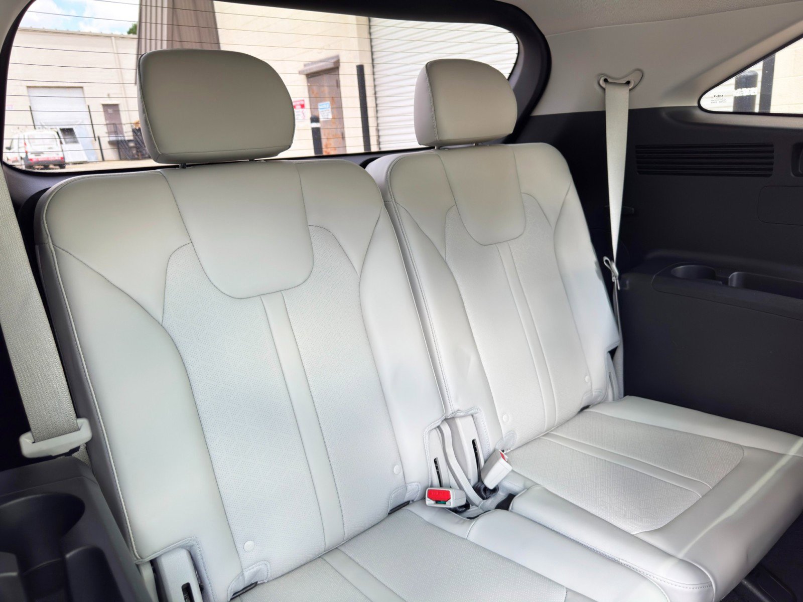 Used 2022 Kia Sorento S w/ Panoramic Sunroof Package FWD image 37