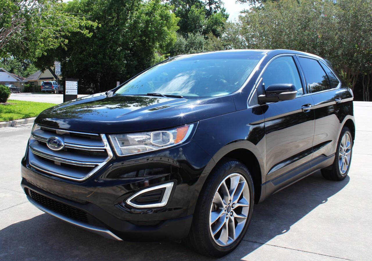 Used 2017 Ford Edge Titanium w/ Equipment Group 301A FWD image 4