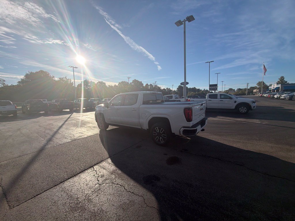 Used 2022 GMC Sierra 1500 AT4 w/ AT4 Premium Package AWD/4WD image 5