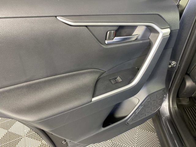 Used 2025 Toyota RAV4 XLE w/ Convenience Package AWD/4WD image 28