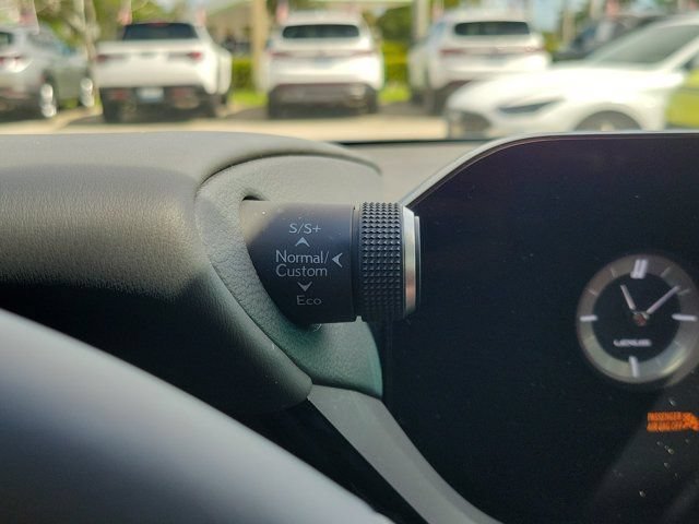 Used 2024 Lexus ES 350 F Sport w/ Accessory Package (Z2) FWD image 28
