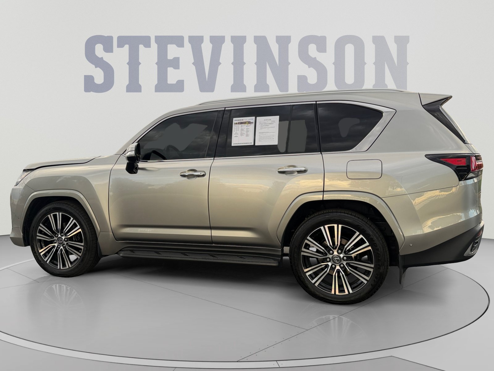Used 2025 Lexus LX 700h Luxury w/ Accessory Package (Z1) AWD/4WD image 2