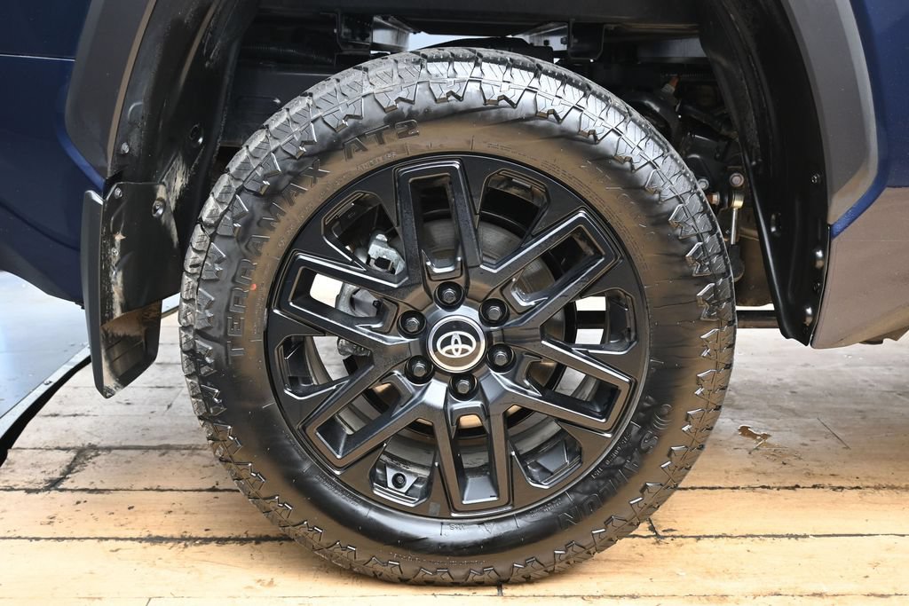 Used 2026 Toyota Tundra Limited AWD/4WD image 13