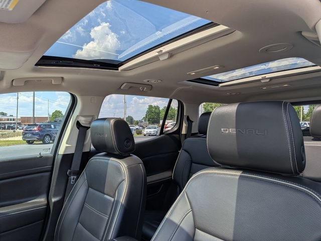 Used 2023 GMC Acadia Denali w/ Denali Ultimate Package FWD image 18