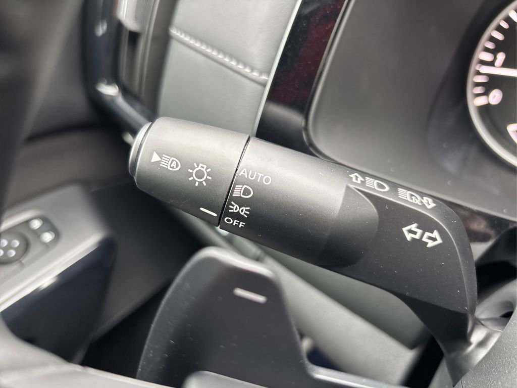 New 2025 Nissan Pathfinder SV w/ Black Appearance Package image 16