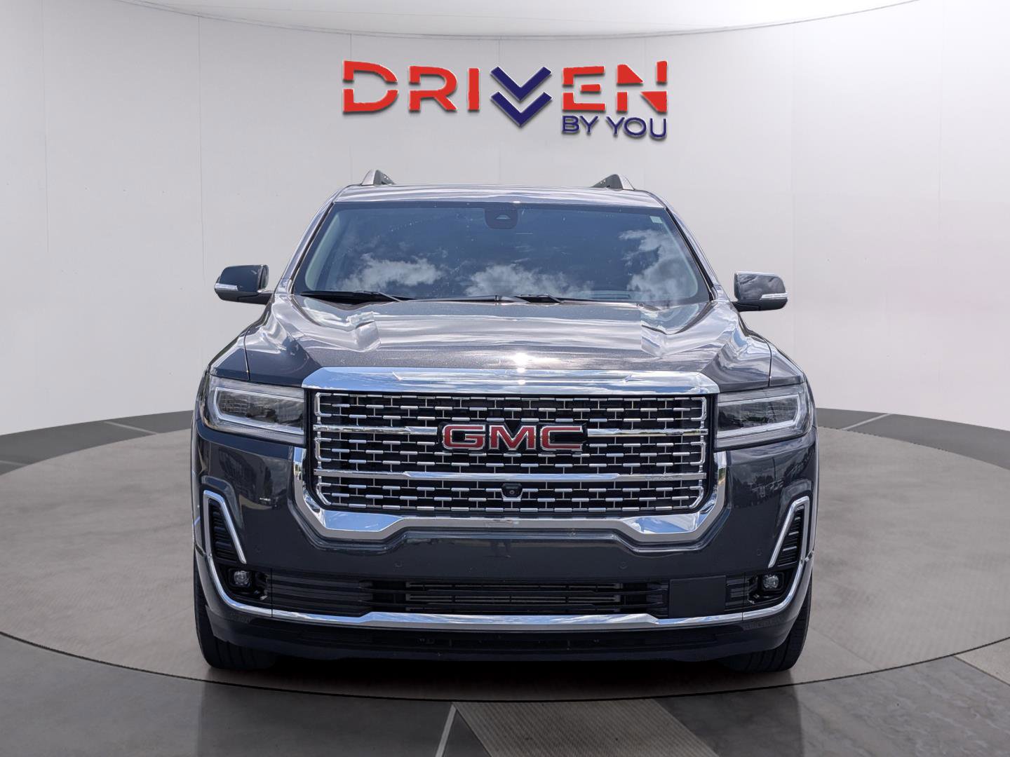 Used 2023 GMC Acadia Denali w/ Denali Ultimate Package FWD image 8
