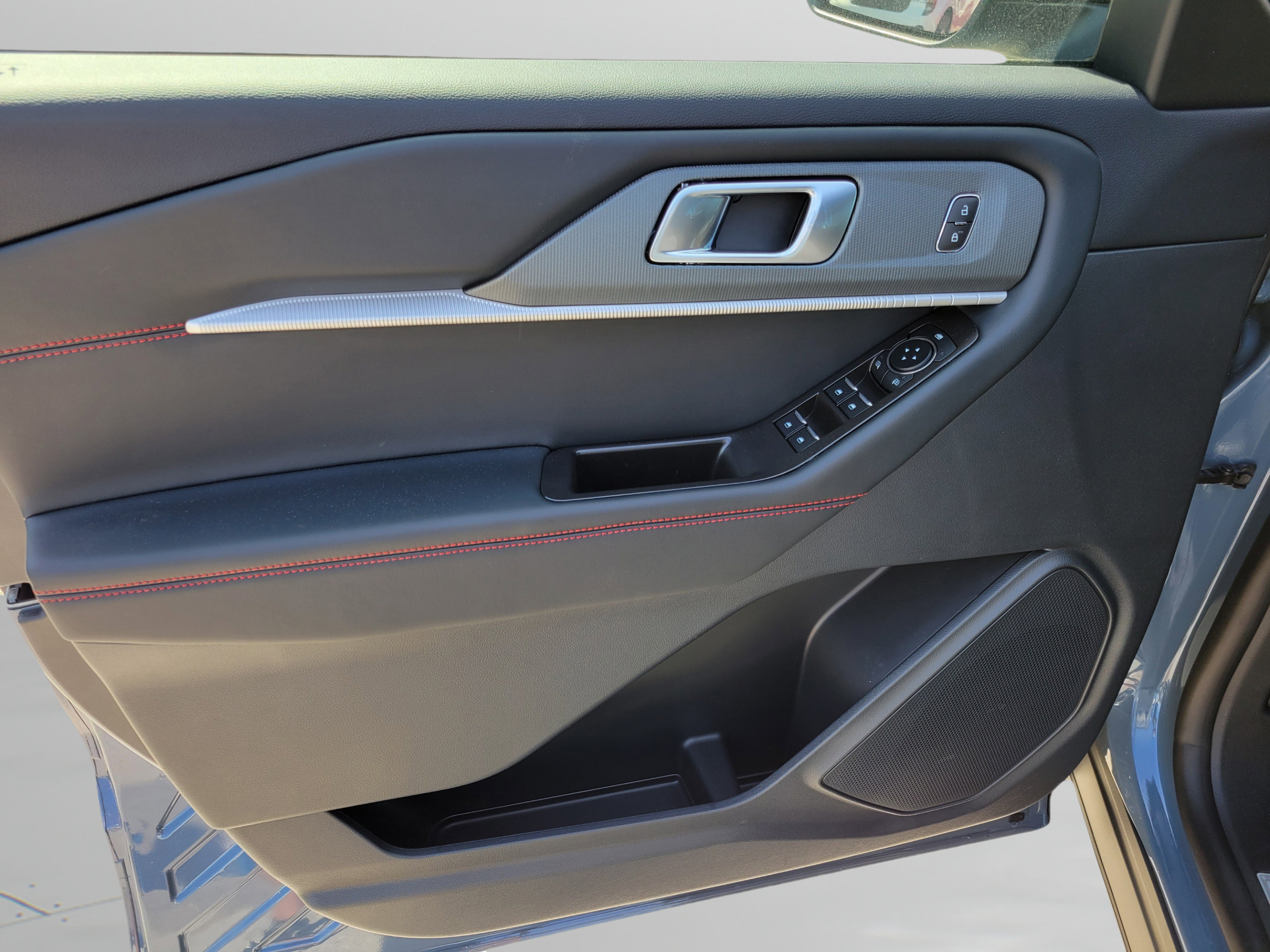 New 2026 Ford Explorer ST-Line RWD image 5
