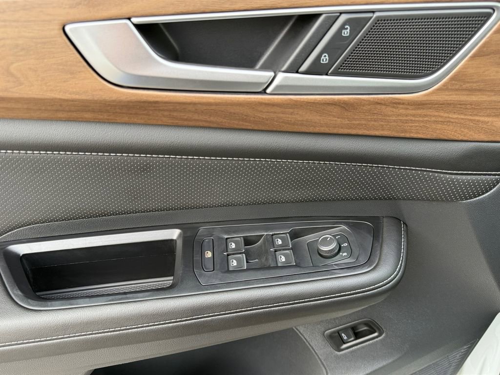 Used 2025 Volkswagen Atlas SE image 11