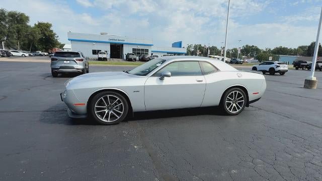 Used 2023 Dodge Challenger R/T RWD image 4